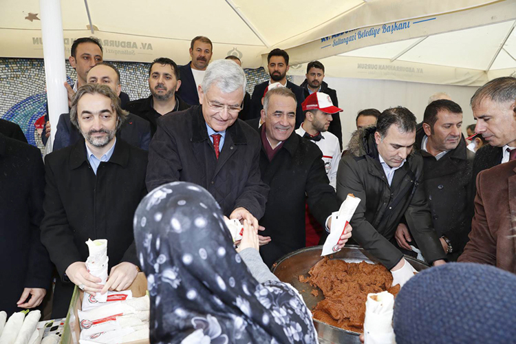 10 TON ÇİĞKÖFTE DAĞITILDI