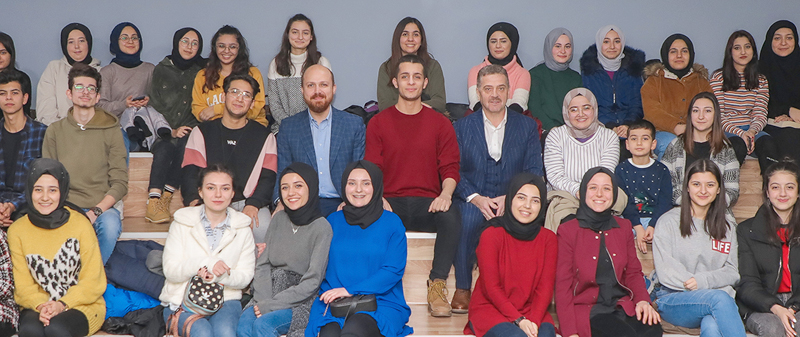 BİLAL ERDOĞAN, GENÇLERLE BULUŞTU