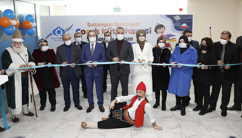 İLK ÇOCUK KÜTÜPHANESİ 