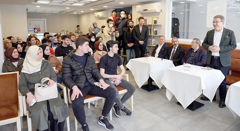 AHMET KEKEÇ KÜTÜPHANESİ 1. YILINDA 