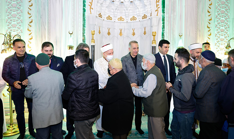 SULTANGAZİ’DE BAYRAM İKRAMLARI 