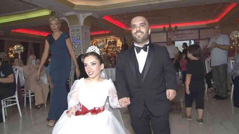 BOYLARI KÜÇÜK AŞKLARI BÜYÜK