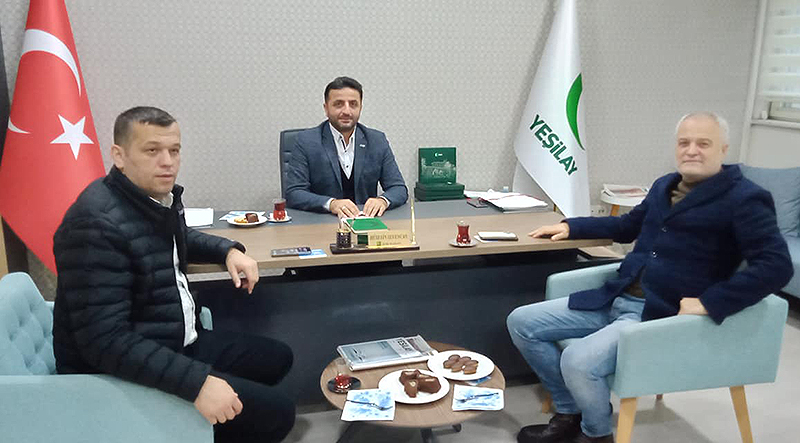 ŞİMŞEK VE SEVİNÇ, YEŞİLAY ÜYESİ