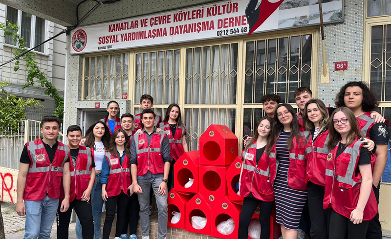 CAN DOSTLARA MAMA VE YUVA