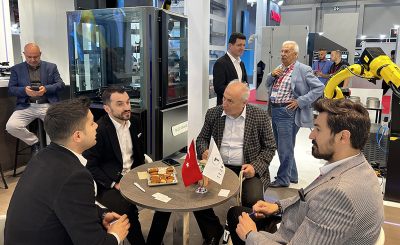 TEZMAKSAN GÜCÜNÜ HİSSETTİRİYOR