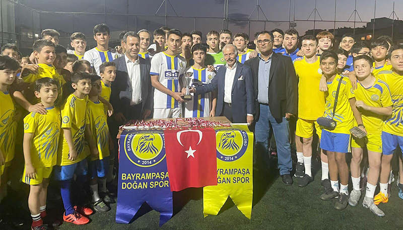  DOĞANSPOR ŞAMPİYONLUK KUPASINI KALDIRDI