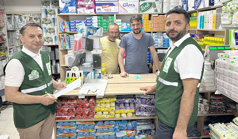 YEŞİLAY ESNAFLARI DOLAŞIYOR