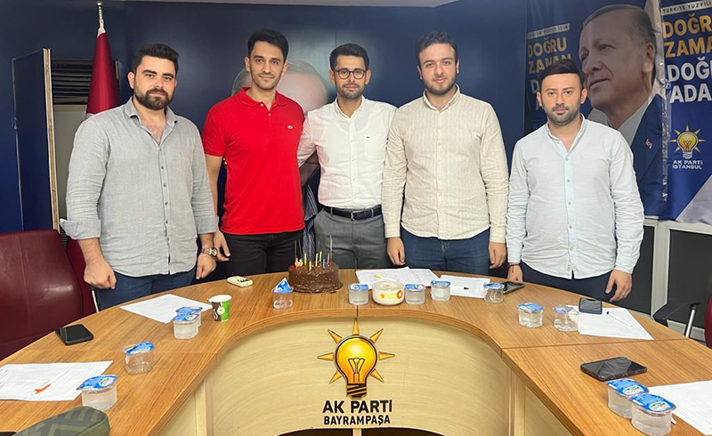 AK GENÇLİK YENİLENDİ