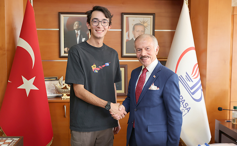 ŞAMPİYONDAN BAŞKAN AYDINER’E ZİYARET