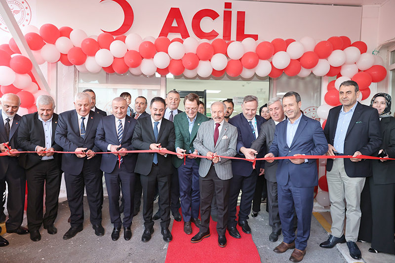 YENİLENEN ACİL SERVİS HİZMETE AÇILDI
