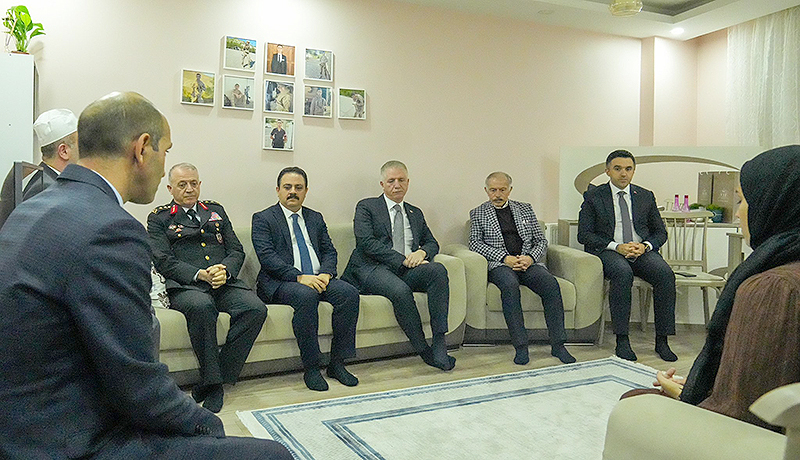 ŞEHİT AİLESİNE ZİYARET