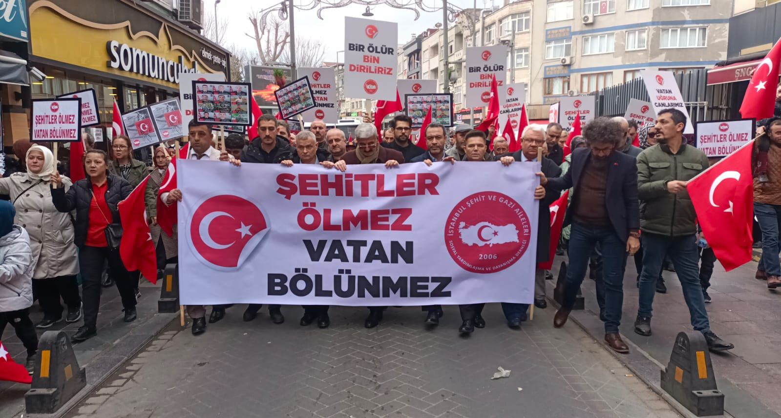 BAYRAMPAŞALILAR ŞEHİTLER İÇİN YÜRÜDÜ