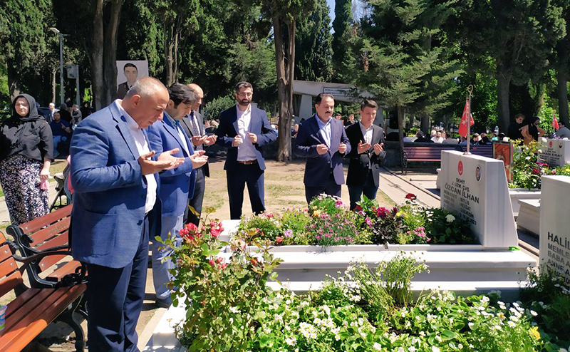 ÖZCAN İLHAN DUALARLA ANILDI