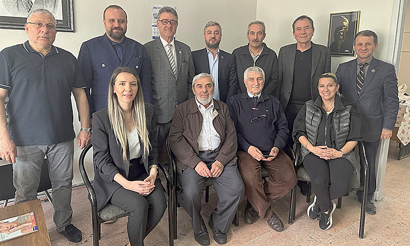 MUHTARLARDA YENİ BAŞKAN ÇELEBİ