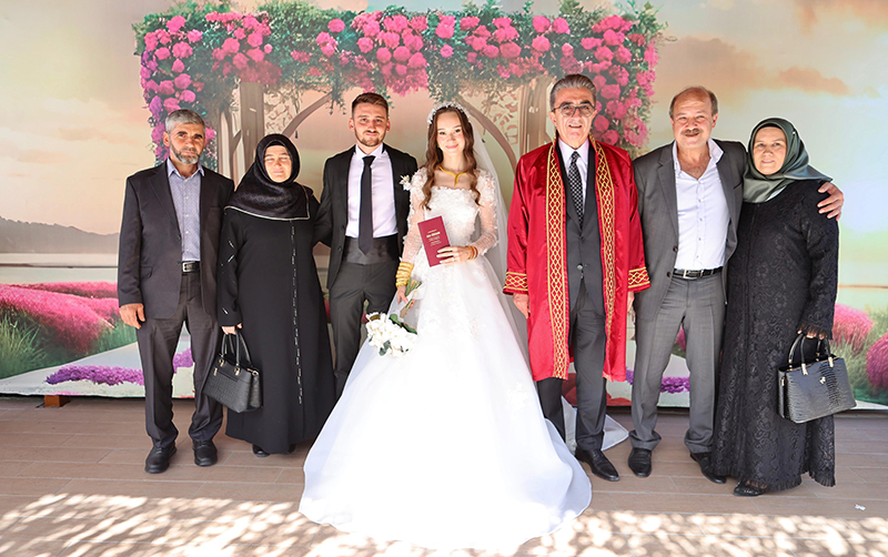 MUTLULUĞA “EVET” DEDİLER