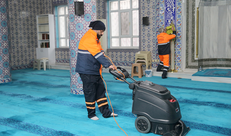 CAMİLERDE RAMAZAN TEMİZLİĞİ