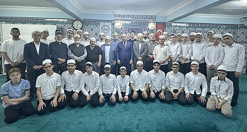 ÇİFTÇİ’DEN KUR’AN KURSUNA ZİYARET