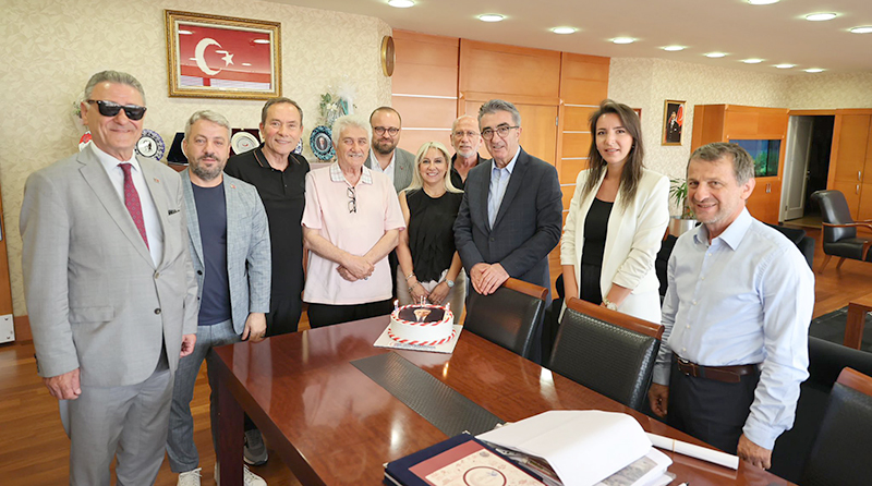 NİCE MUTLU YILLARA BAŞKAN
