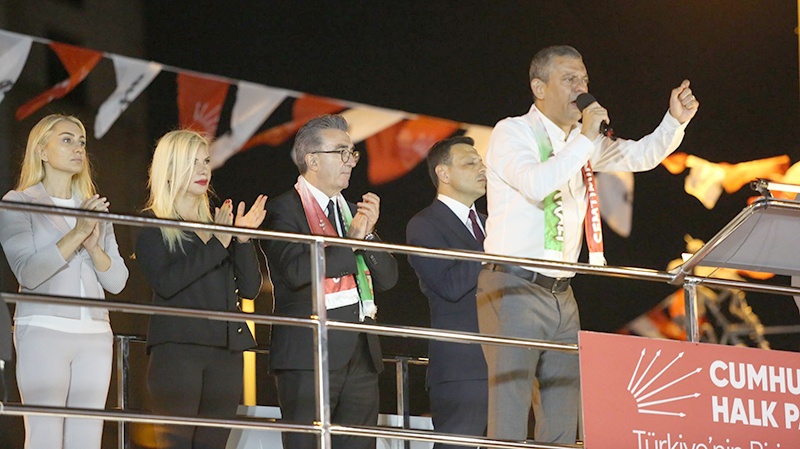 ÖZEL, AK PARTİ'YE YÜKLENDİ