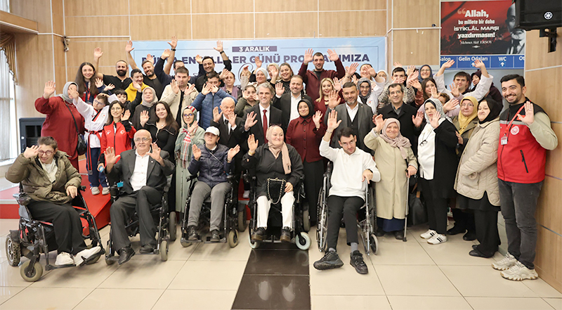 ENGELLİLER DOYASIYA EĞLENDİ