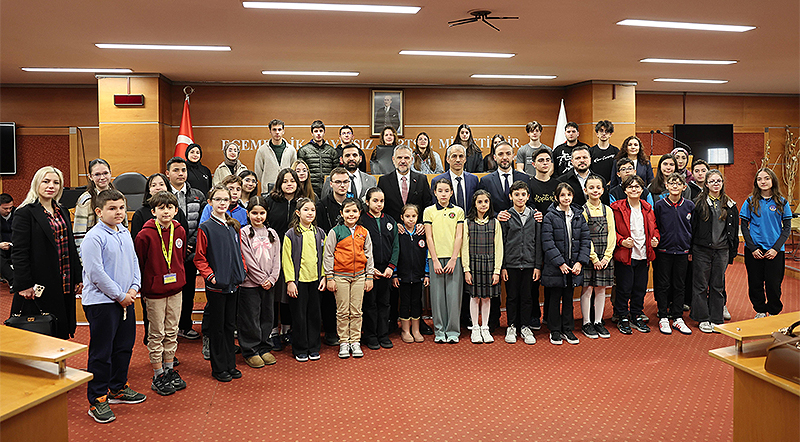GENÇLER SORDU, AKIN YANITLADI